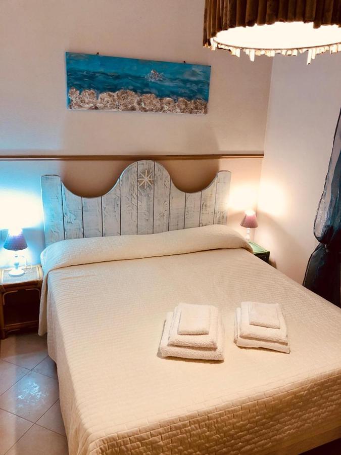 B&B Le Quattro Stagioni La Maddalena  Exterior photo